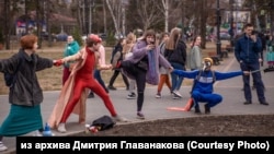 Первомайский перформанс томских художников