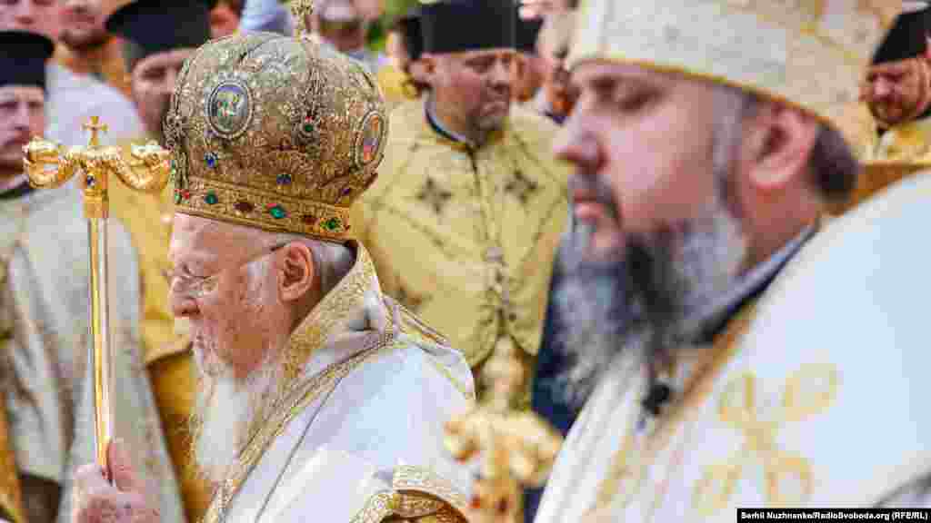 «Хоча ми живемо в різних місцях, понад всі умови часу та простору найперше ми разом – Єдина, Свята, Соборна і Апостольська Церква. І тому, подолавши простір і відстані, які розділяють нас, ми зібралися в цьому особливому священному місці на спільну молитву – щоби не лише таємничо, але і видимо засвідчити нашу єдність у Христі», – сказав митрополит Епіфаній