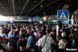 В аеропорту Лісабона після блекаутут. Португалія. 28 квітня 2025 року