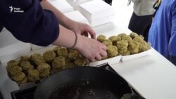 Відчути «смак» українського Голодомору змогли перехожі у Брюсселі