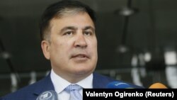 Раніше сьогодні Саакашвілі оприлюднив у фейсбуці відео, в якому оголосив про повернення до Грузії, де у кінці жовтня мають відбутися парламентські вибори