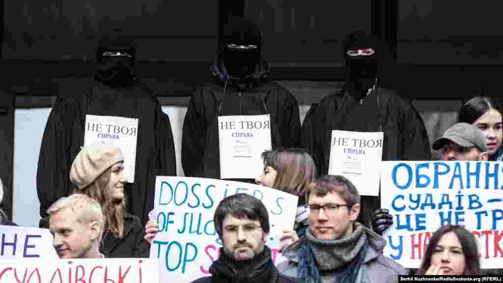 Голова ВККС Сергій Козьяков відмовляє представникам з Громадської ради доброчесності та журналістам у доступі до вивчення суддівських досьє