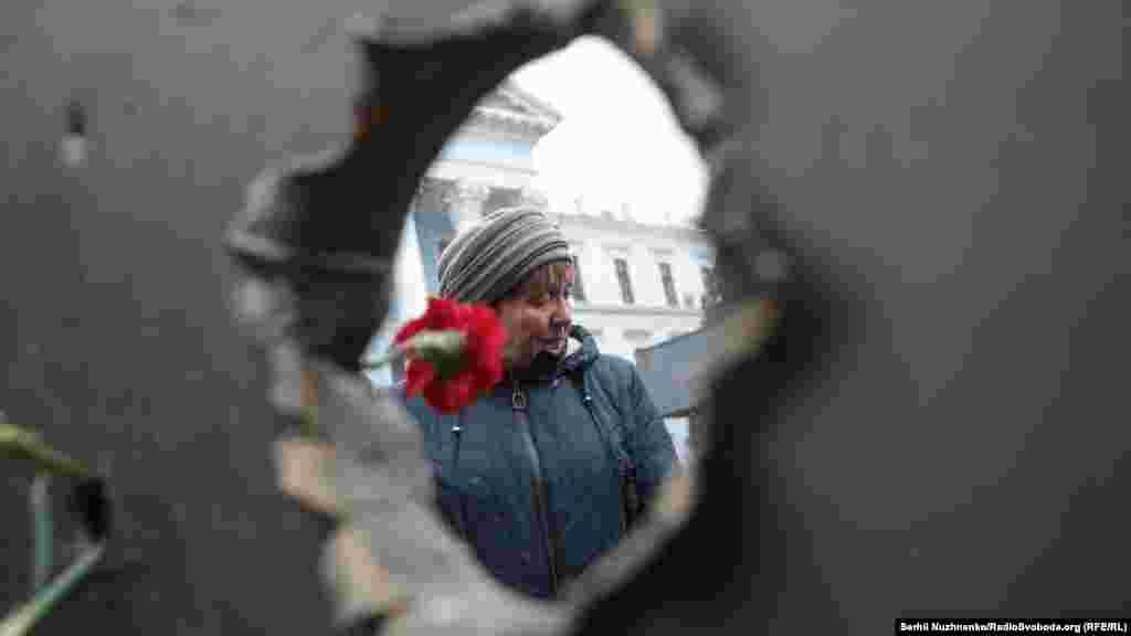 Ніна Костянтинівна, мама Героя України, оборонця  Донецького аеропорту з позивним «Натрій» Ігоря  Брановицького. Після підриву бойовиками російських гібридних сил перекриття терміналу Брановицький вивів поранених, а сам повернувся назад. Разом із іншими побратимами він потрапив у полон до бойовиків угруповання «ДНР». Брановицький, щоб врятувати товаришів, сказав, що він кулеметник. Його нещадно били. За словами очевидців, 21 січня 2015 року Ігоря Брановицького убив у полоні двома пострілами в голову громадянин Росії, бойовик Арсеній Павлов із позивним «Моторола» 