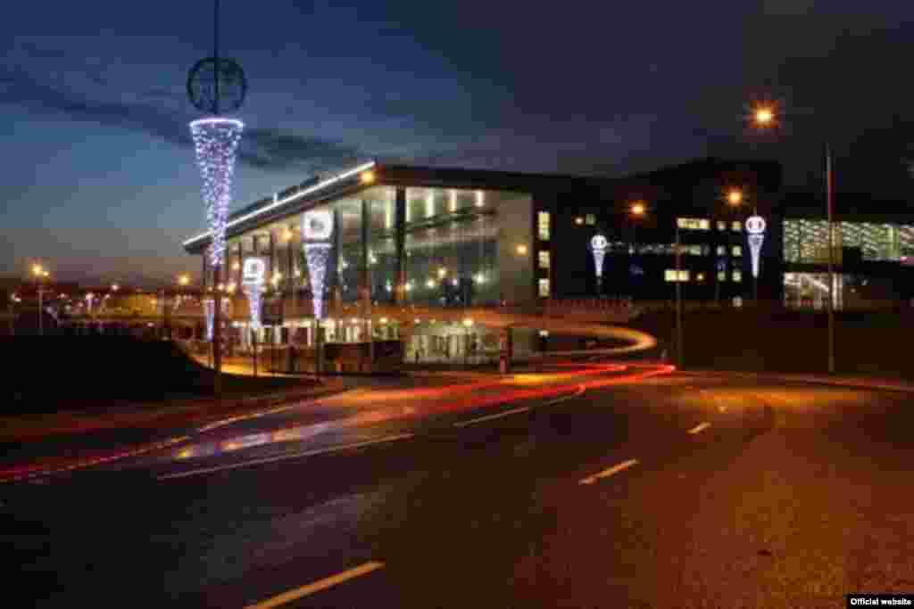 "Огни ночного аэропорта". Официальный сайт аэропорта Донецка.