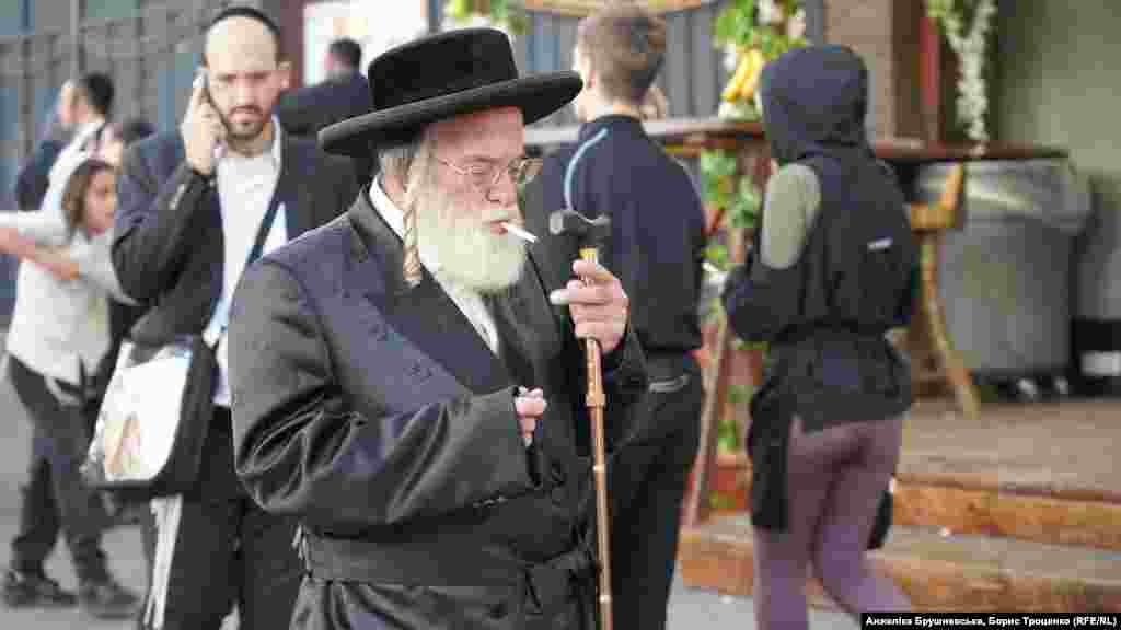 В Умань приезжают хасиды не тоько и Израиля, но и из других стран мира