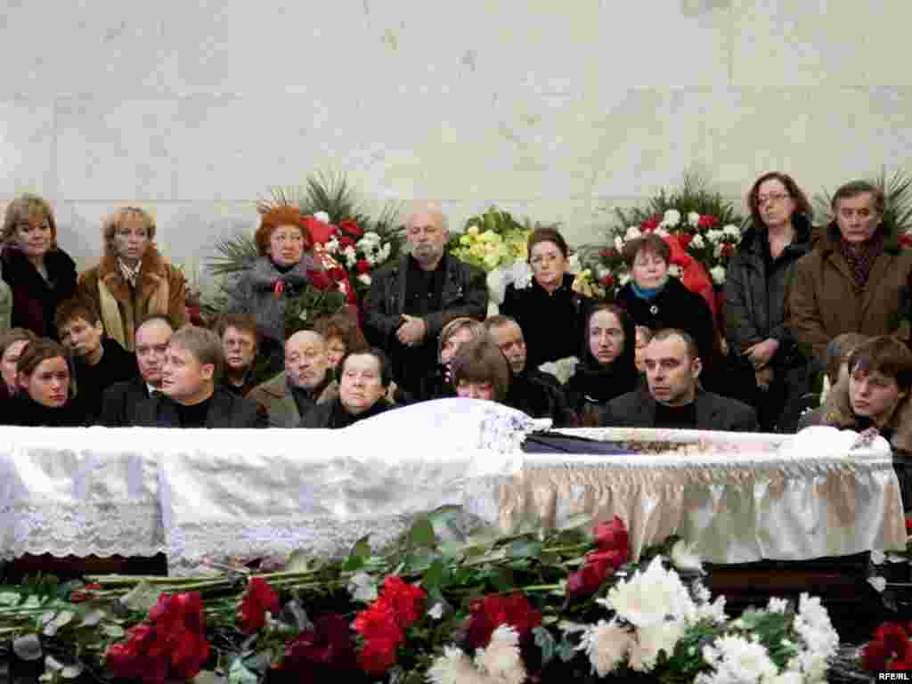 Церемония проходила в траурном зале центральной клинической больницы