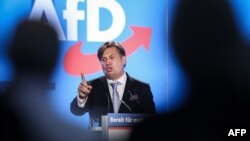 За версією слідства, 43-річний помічник депутата Максиміліана Кра (на фото) працював на китайське Міністерство державної безпеки