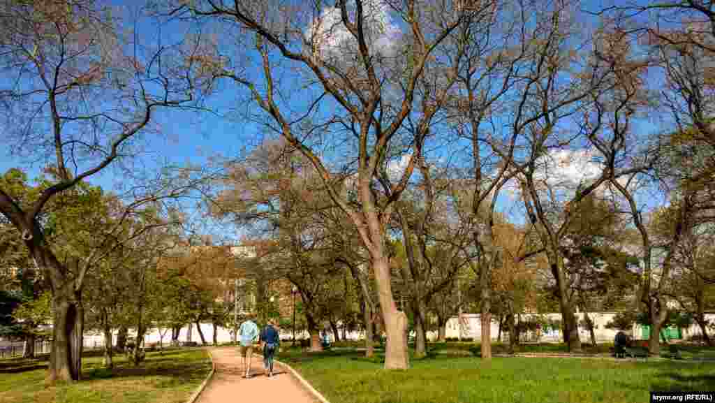 Один из старейших парков Симферополя – парк Шевченко. Сейчас его «визитной карточкой» стали незавершенные долгострои