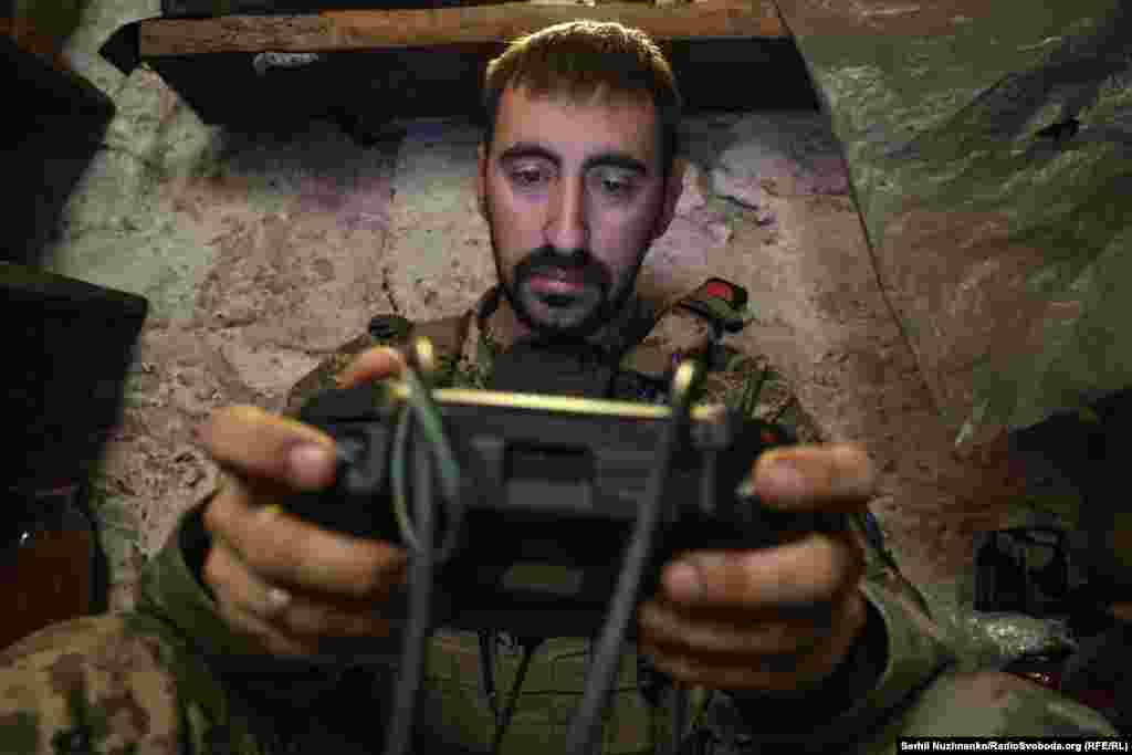 Аеророзвідник із позивним «Фантом» у цивільному житті працював консультантом у магазині. З вересня 2022 долучився до лав ЗСУ  