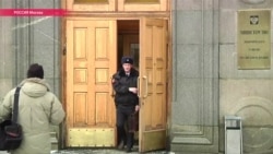 Российского министра Алексея Улюкаева отправили под домашний арест (видео) Российского министра Алексея Улюкаева отправили под домашний арест (видео)