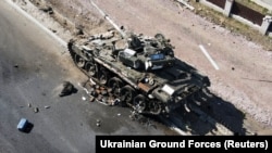 په اوکراین کې د روسيې یو سوځیدلی ټانک: انځور له ارشیفه