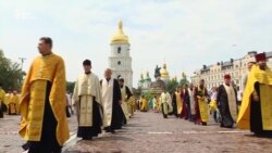 Навіщо нам підкорятися Москві? Кирилу, Путіну? Україна ніколи не буде покорена – вірянка УПЦ КП (відео) Навіщо нам підкорятися Москві? Кирилу, Путіну? Україна ніколи не буде покорена – вірянка УПЦ КП (відео)