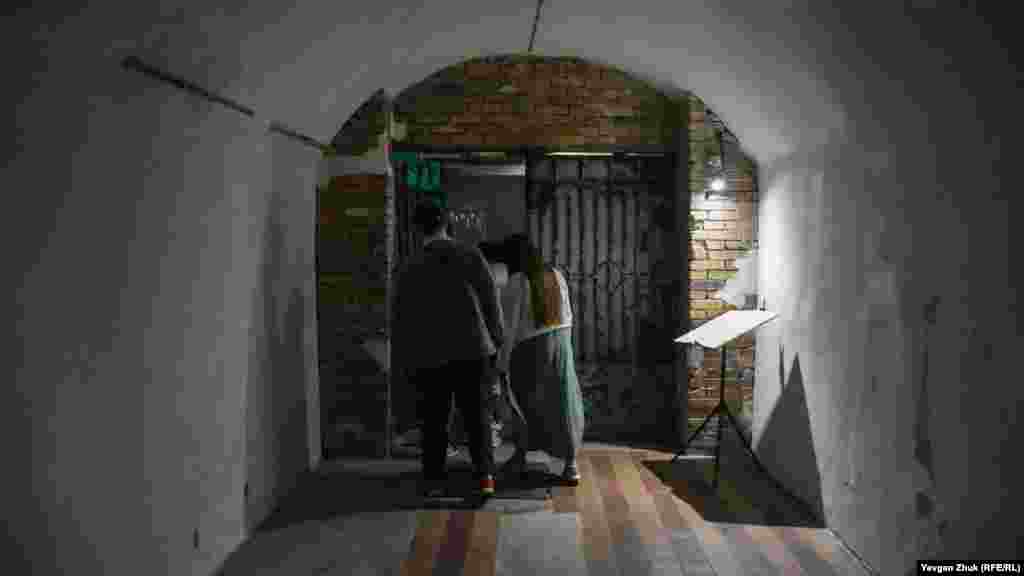 Выход из убежища в торговый центр «Диалог» 