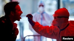 В Україну доправили майже 250 тисяч ПЛР-тестів