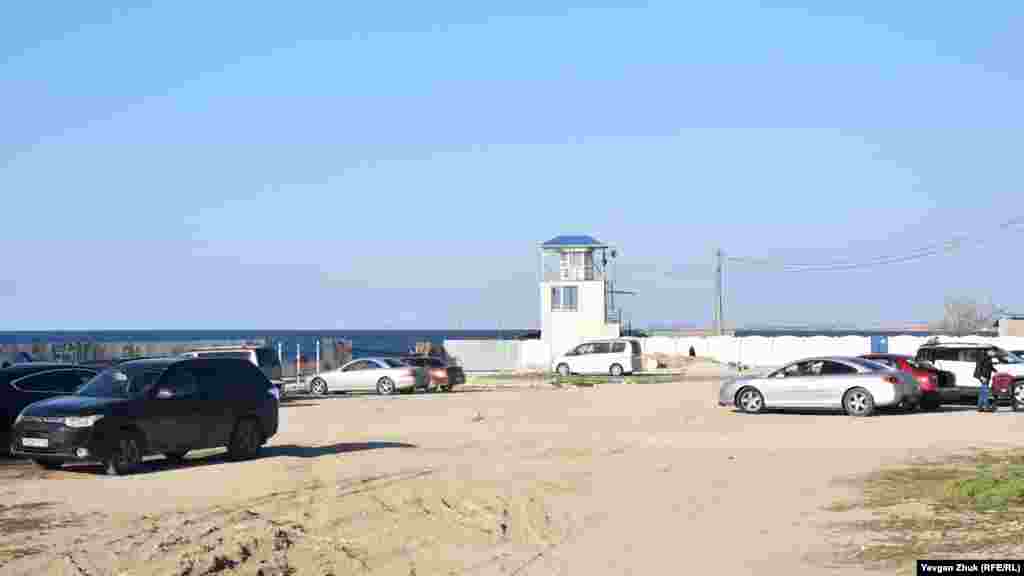 Этот участок набережной принадлежит частному владельцу и реконструкция его не коснется 