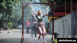 Зокрема, 22 і 23 червня в Києві ознаменувалися трьома температурними рекордами