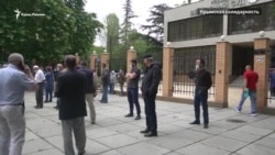 «Незаконное судилище»: что говорят в Крыму о приговоре Рефату Чубарову (видео) «Незаконное судилище»: что говорят в Крыму о приговоре Рефату Чубарову (видео)