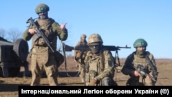 З 1 березня в Україні, згідно з указом президента, почав діяти безвізовий режим для іноземних добровольців