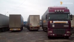 «Гуманітарні фури Ахметова» не пустили на Донбас «Гуманітарні фури Ахметова» не пустили на Донбас