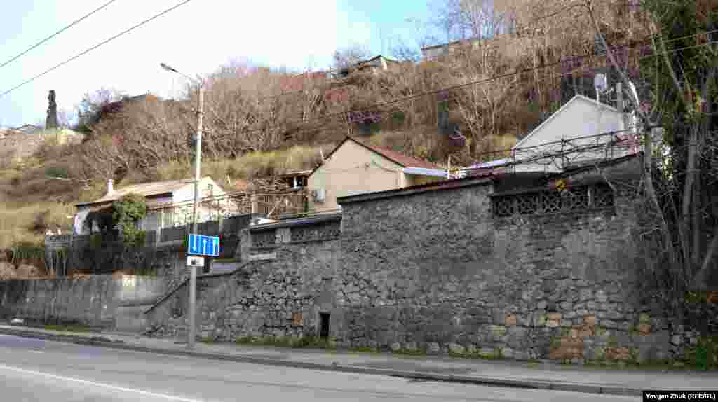 Частные дома ютятся на террасах, один из них – 1916 года постройки