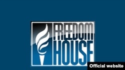 Робоча група, створена торік Freedom House, Центром стратегічних та міжнародних досліджень (CSIS) та Інститутом Маккейна, заявила, що «підйом авторитаризму загрожує глобальній стабільності, економічним союзам Америки та безпеці й повазі до людської гідності»