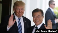 Дональд Трамп (Л) і Мун Чже Ін, Вашингтон, 30 червня 2017 року
