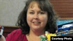 Лора Шатто, мать Макса Шатто