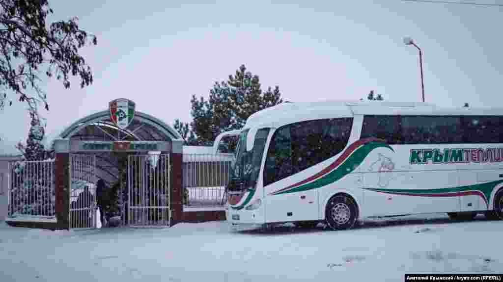 Улица Спортивная в Аграрном ведет прямо к тренировочной базе футбольного клуба «Крымтеплица» из соседнего поселка Молодежное