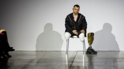 Ветерани з протезами та втратою зору стали моделями на UFW (відео) Ветерани з протезами та втратою зору стали моделями на UFW (відео)