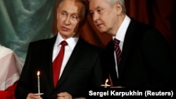 Владимир Путин и Сергей Собянин в храме Христа Спасителя, архивное фото