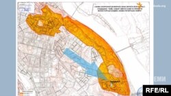 Ділянка розташована біля охоронної зони Софії і Лаври, що означає необхідність отримання дозволів для будівництва на цій території