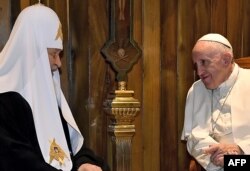 Папа Римський Франциск (праворуч) і Московський патріарх Кирило. Куба, 12 лютого 2016 року