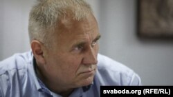 Микола Статкевич на засіданні Комітету політв'язнів, Мінськ, серпень 2016 року