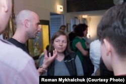 Режисер фіьму «Міф» Леонід Кантер говорить з активістами «Празького Майдану»