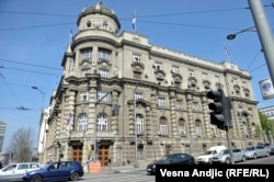 Ivan Ninić kaže da je dodeljivanje tendera Kancelarije za IT i elektronsku upravu, koja je pod direktnom ingerencijom predsednice Vlade, firmi u kojoj je njen brat direktor „školski primer sukoba interesa” (na fotografiji zgrada Vlade Srbije)