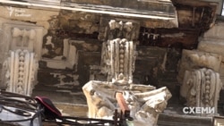 Наразі фасадна частина будинку Футрана обсипається на очах