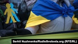 Коментуючи результати дослідження, гендиректор КМІС Володимир Паніотто каже, що ставлення українців до більшості груп є задовільним