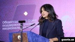 У ретельно вибудуваному публічному образі Саїда Мірзійоєва представляє себе захисницею вільної преси та пропагандисткою прав жінок