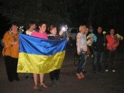 Зустріч однієї з груп бійців, звільнених з полону після Іловайська, Дніпро, вересень 2014 року