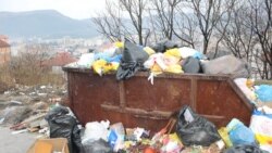 Smeće u naselju Mazoljice, Mostar