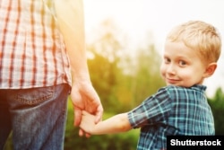 Сексуальна освіта вчить дитину розуміти і поважати себе, її головне завдання – захистити неповнолітніх від сексуального насильства. Міцний фундамент – довіра між дітьми і батьками