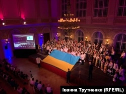 Виступ Української Республіканської Капели NOW: «Щедрик» через 100 років знову лунає в Празі. Чехія, Жофінський палац, 11 травня 2019 року