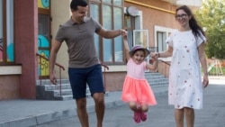 Олена Петровська із сім'єю