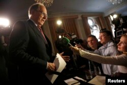 Річард Макларен відповідає на питання журналістів після оприлюднення доповіді. Лондон, 9 грудня 2016 року