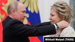 Владимир Путин и Валентина Матвиенко, фото из архива