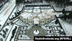 Один із маєтків, який Микола Злочевський звів на дамбі Київського водосховища