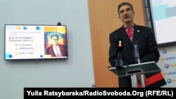 Іван Дремлюга, голова Дніпропетровського обласного товариства політв’язнів та репресованих, під час виступу на вечорі пам’яті Василя Макуха. Дніпро, 6 листопада 2018 року