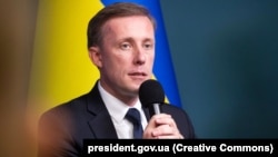 Українська влада має відігравати «керівну роль» у питанні завершення війни в Україні, каже Джейк Салліван