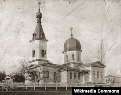 Так виглядав військовий козачий храм у станиці Саратовській, що був знищений комуністами у 1928 році