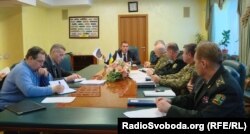 В Міністерстві інфраструктури скликали спеціальну нараду після оприлюднення сюжету «Донбас.Реалії» про неналежне залізничне перевезення українських солдатів, Україна, Київ, 14.02.2017